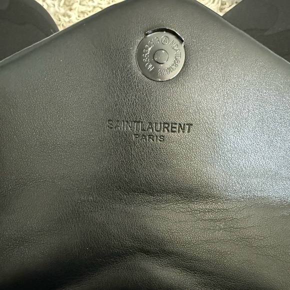 SAINT LAURENT Loulou toy quilted leather shoulder bag - Picture 7 of 8